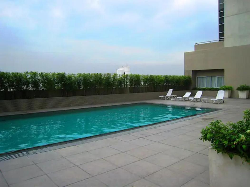 Bgc Private Apartments Manila Exterior photo